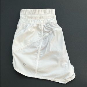 Lululemon Tracker LR Short previously loved White 4 inch size 6
